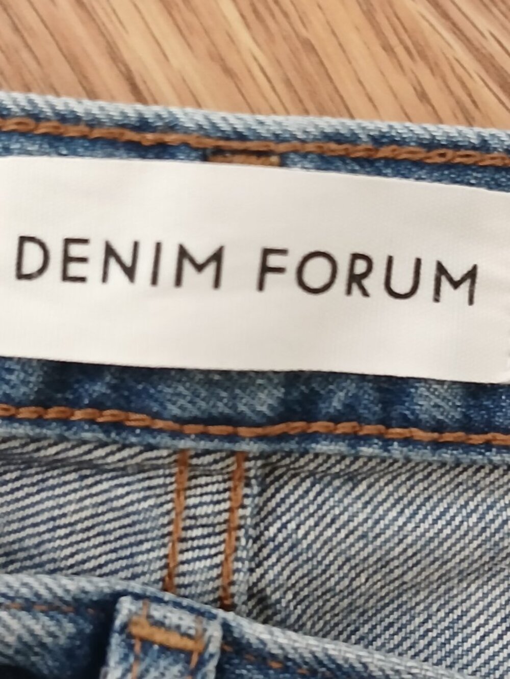 Aritzia Denim Forum The Farrah Hi-Rise Wide Cargo Jean Inseam 27" Size 25 - Picture 6 of 7